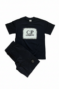 Ensemble noir C.P. Company fond blanc