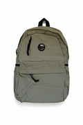 Sac à dos sur fond blanc