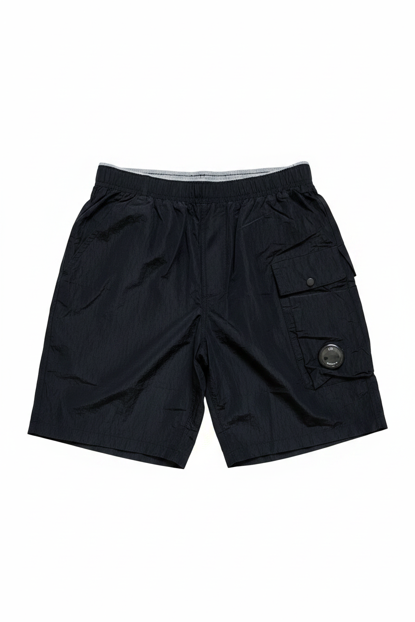 Short navy C.P. Company fond blanc