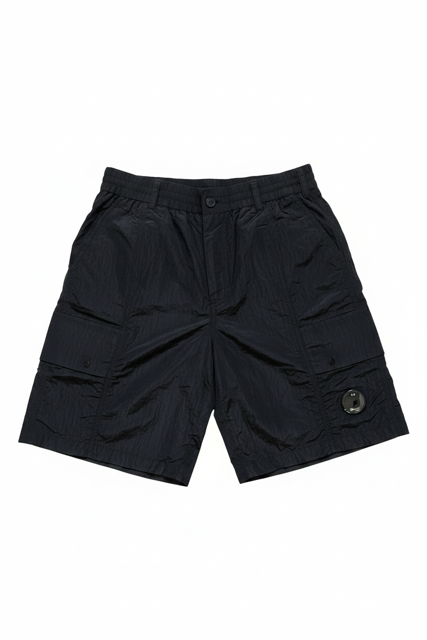 Short noir C.P. Company fond blanc